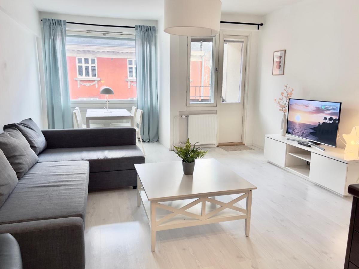 Lovely Central Apartment ヘルシンキ エクステリア 写真